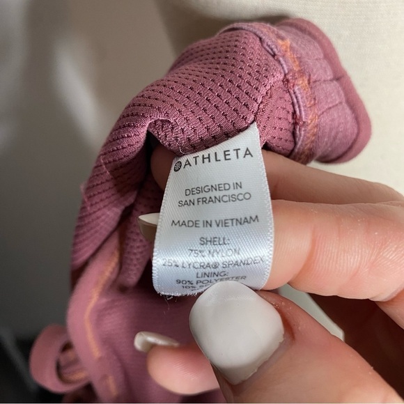 Athleta Fully Focused Sport Bra Size Large Criss Cross Back 591284-17 Pink - Picture 4 of 5